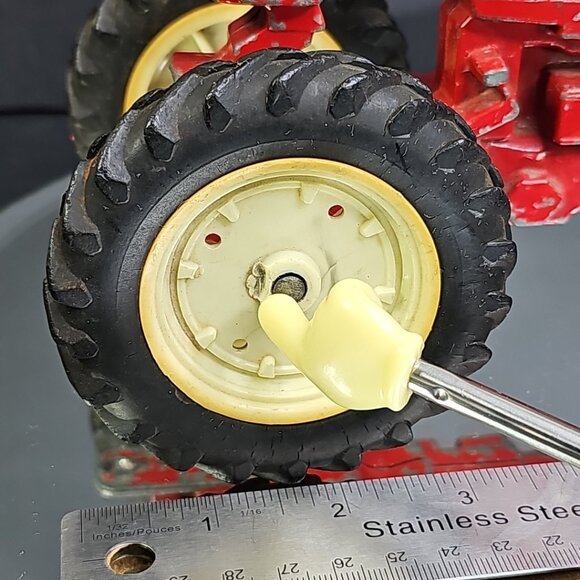 Vintage Diecast Farmall International Harvester Tractor USA Read - Picture 9 of 11